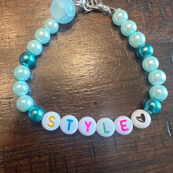 20 Taylor Swift Eras Tour bracelets for trading or sharing! 20 pack! - Picture 16 of 16